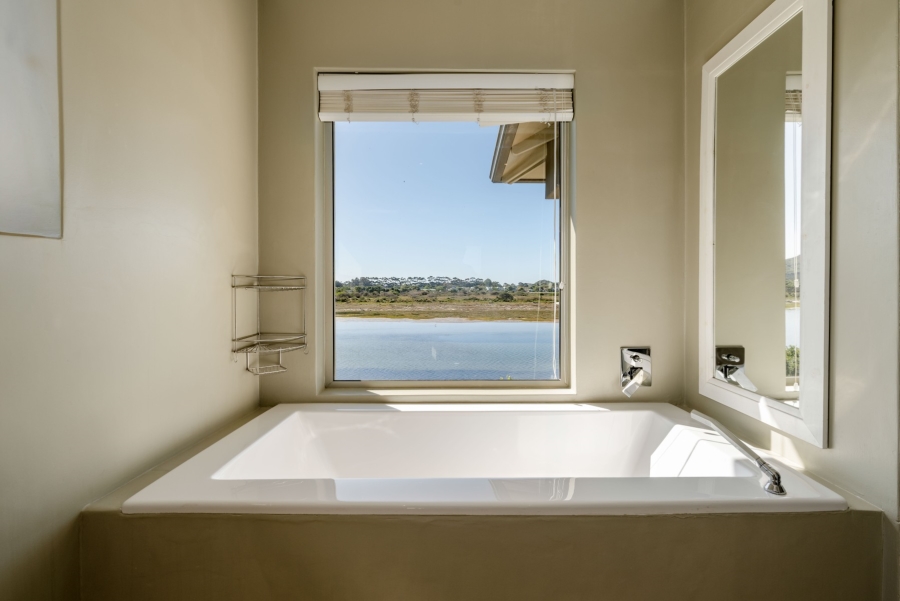 5 Bedroom Property for Sale in Keurbooms River Western Cape